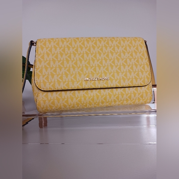 Michael Kors - Medium Logo Convertible Crossbody Bag - Picture 9 of 9